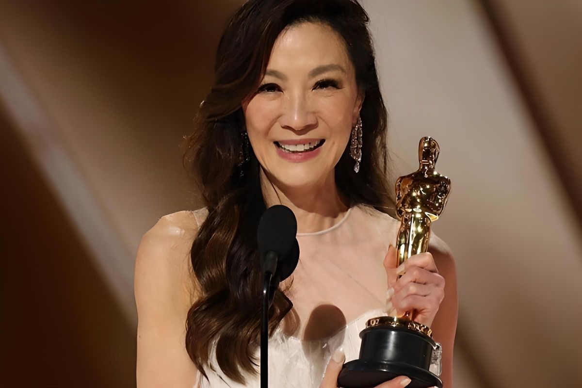 Michelle Yeoh dikabarkan menikahi kekasihnya setelah 19 tahun bertunangan