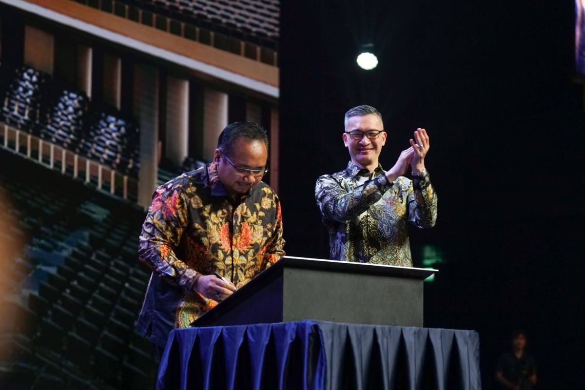 Gus Yaqut tegaskan Kemenag milik semua agama di Indonesia