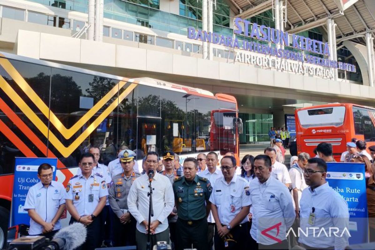 Jumlah penumpang bus TransJakarta rute Kalideres-Bandara Soetta terus alami peningkatan