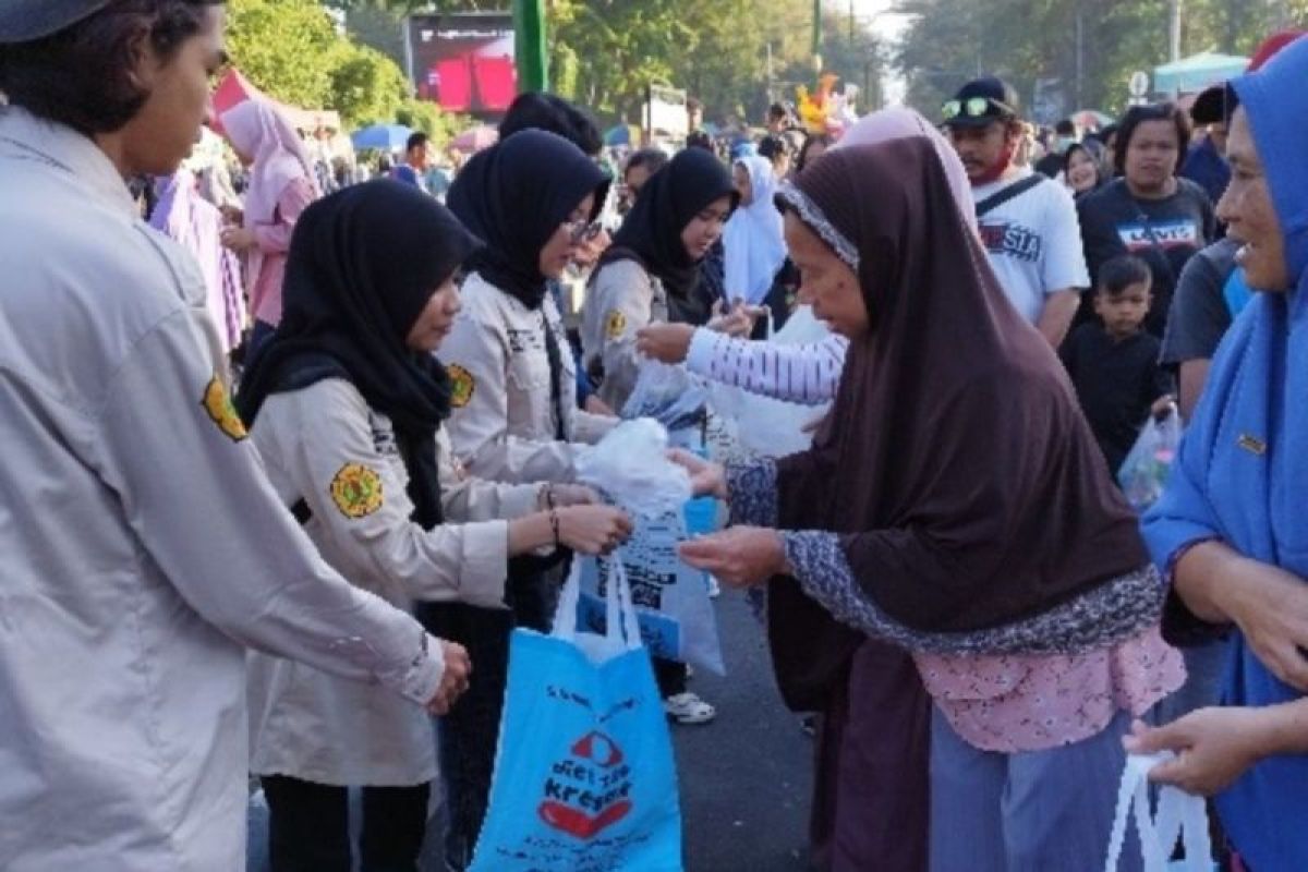 Komunitas Nol Sampah Unram kampanyekan belanja tanpa plastik