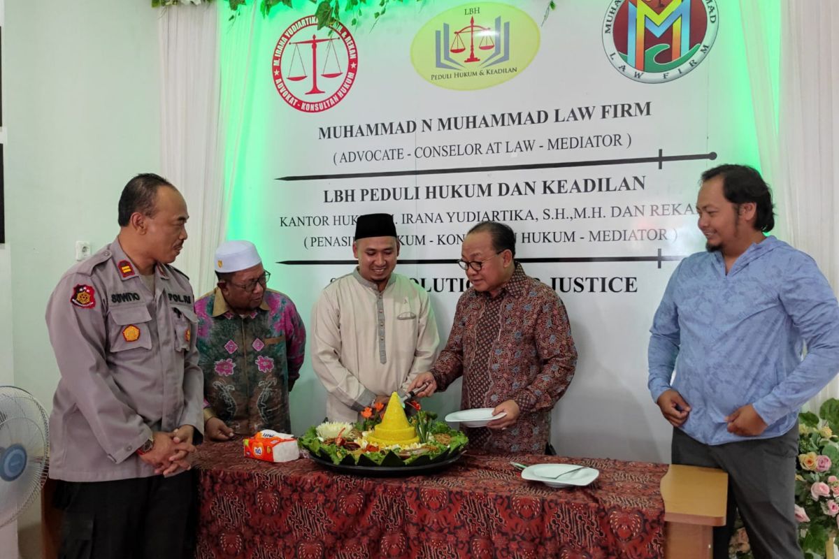 Bupati Tabalong resmikan kantor baru MNM Law Firm