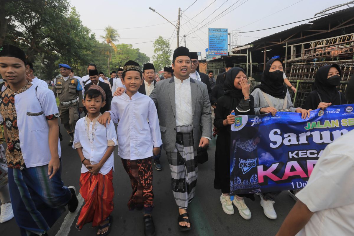 Ribuan warga Kota Tangerang ikuti jalan santai sarungan