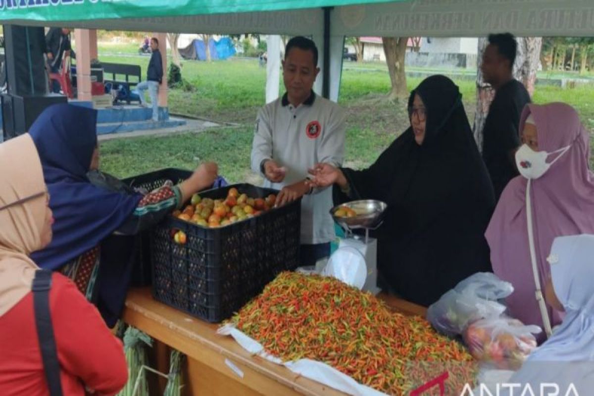 Pemkab Banggai gelar operasi pasar upaya jaga stabilitas harga bahan pangan