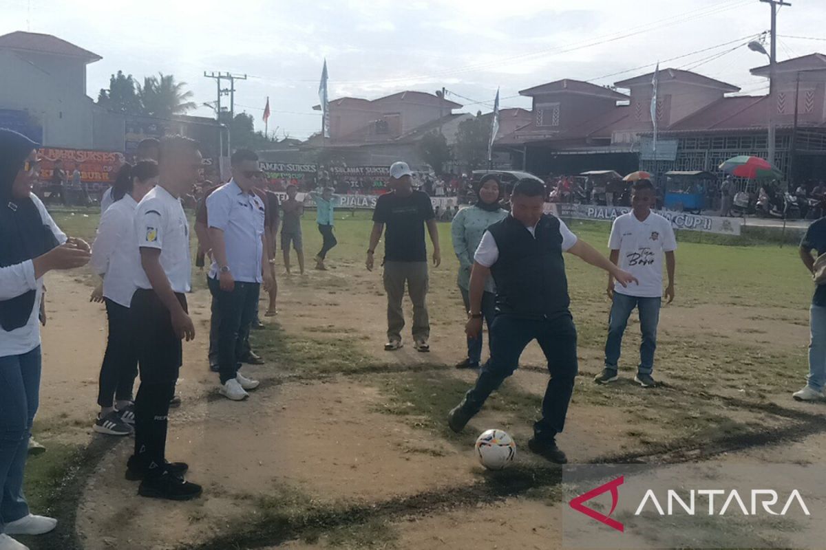 Dihadiri dua bacaleg DPR RI Bupati Labura buka Sadeeva Cup II