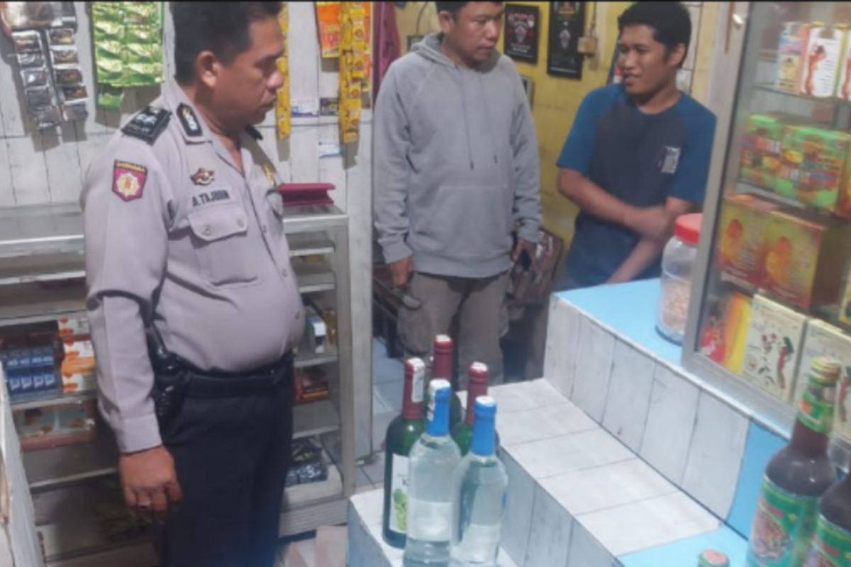 Polisi Karawang optimalkan razia minuman beralkohol cegah kejahatan