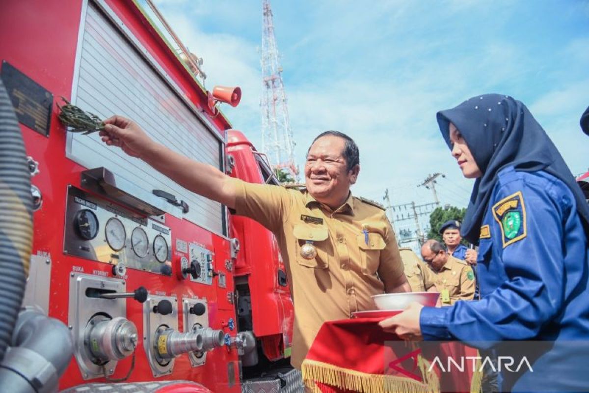 Advetorial - Wali Kota Padangsidimpuan hadirkan kendaraan Damkar tambahan