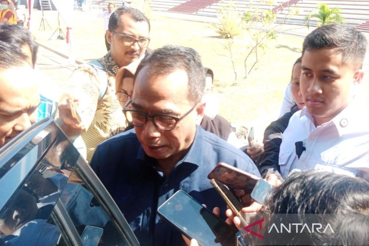 Menhub sebut Proyek Kereta Cepat Jakarta-Surabaya tetap berlanjut