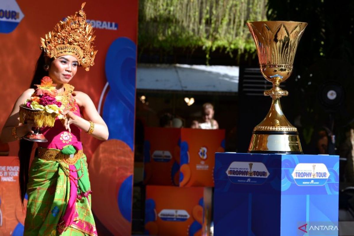 Trofi Piala Dunia FIBA 2023 singgahi Bali sebelum ke Surabaya