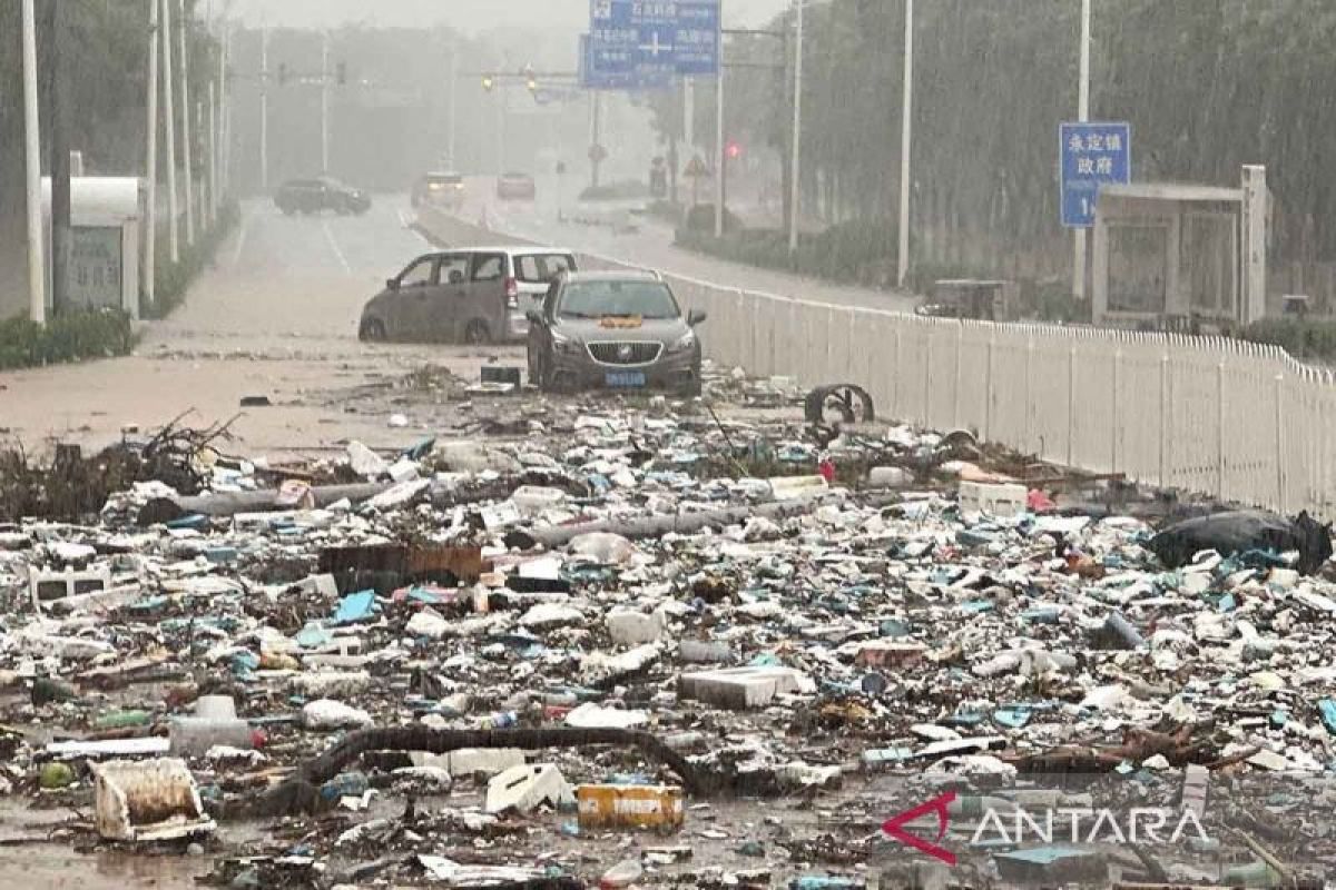 China utara dilanda hujan empat hari tanpa henti, 11 orang tewas