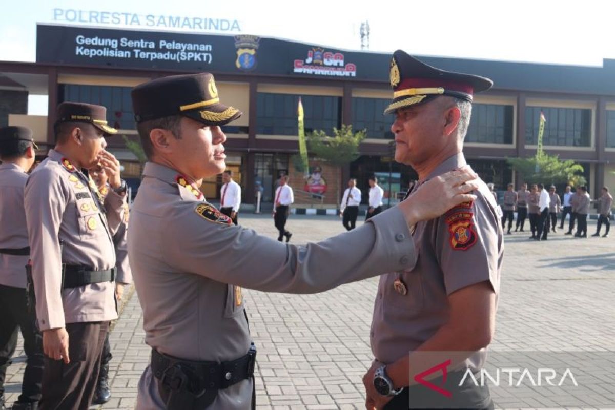 Seorang polisi di Samarinda dapat kenaikan pangkat pengabdian