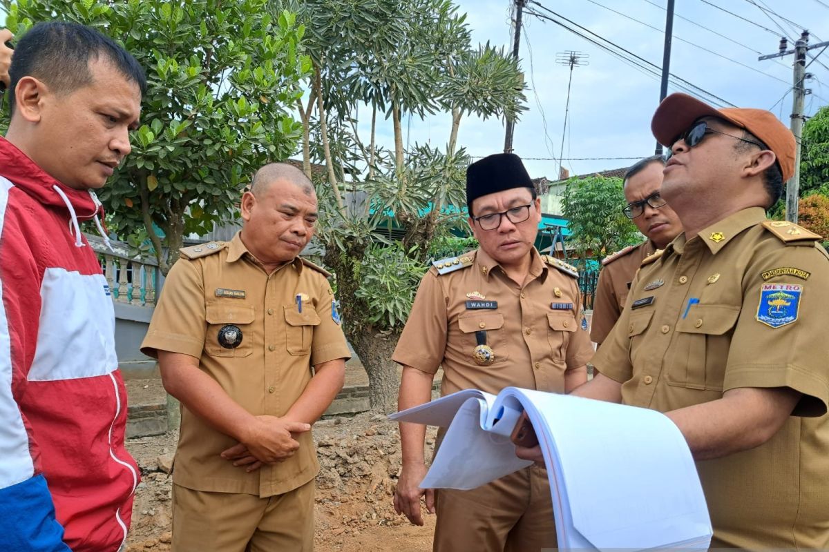 Tinjau pembangunan jalan, Wahdi ingin kualitas infrastruktur Metro semakin baik