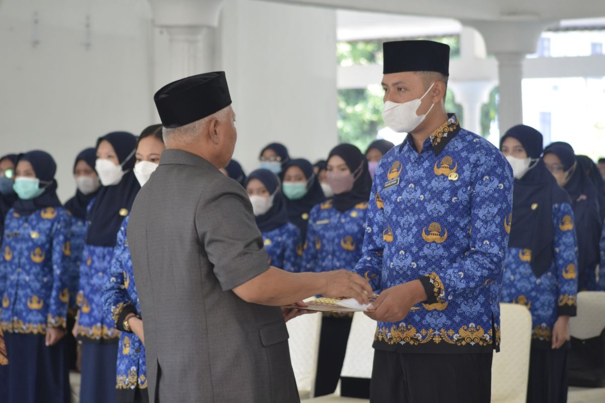 Bupati Lombok Timur meminta PNS ciptakan pelayanan baik dan berkualitas