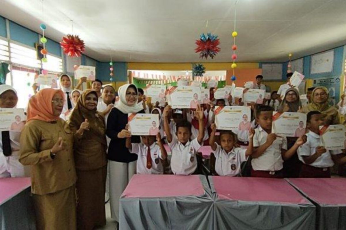 400 siswa Maluku tengah terima beasiswa Indonesia Pintar jalur aspirasi pemerintah