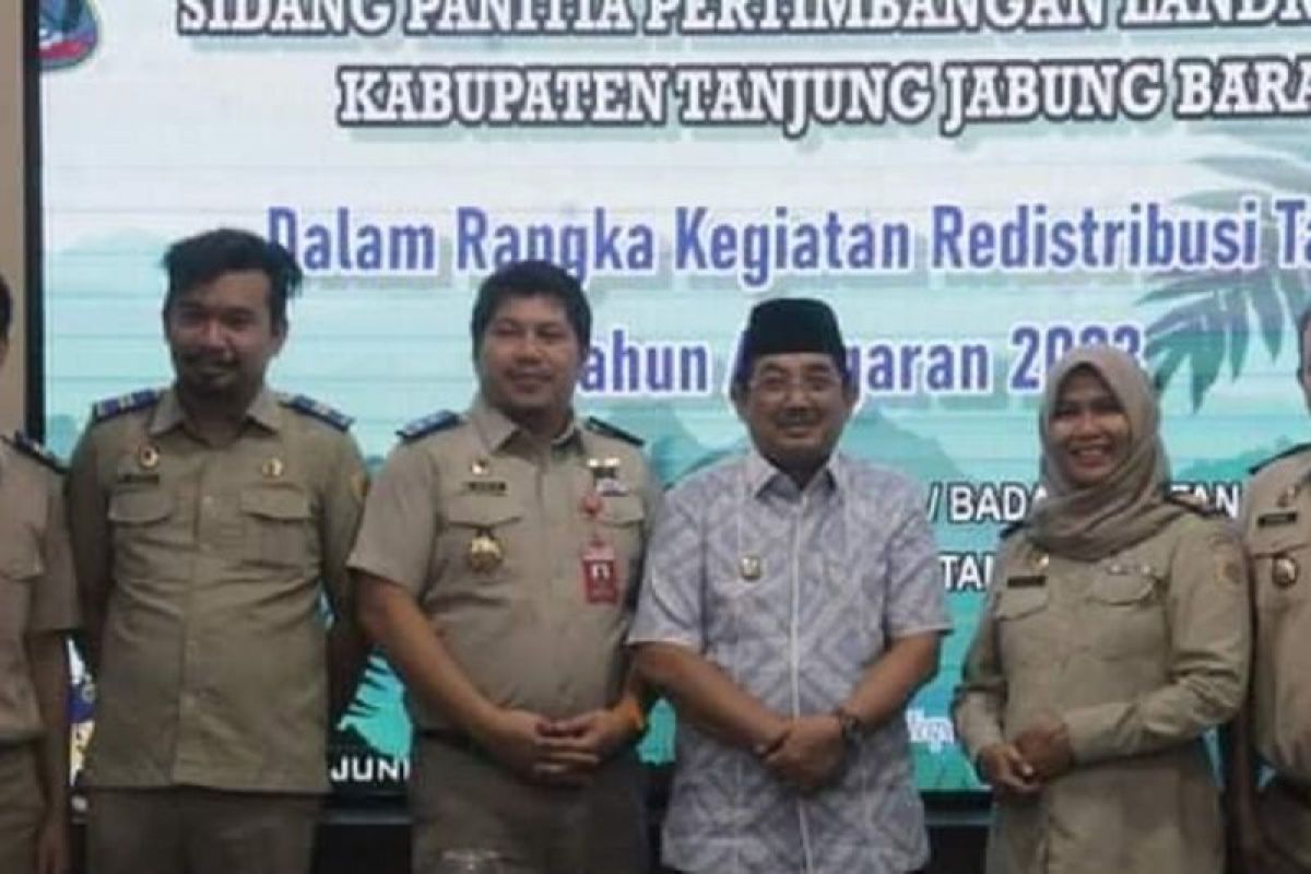 Bupati pimpin rapat sidang panitia landerform Tanjab Barat dalam rangka redistribusi tanah TA 2023