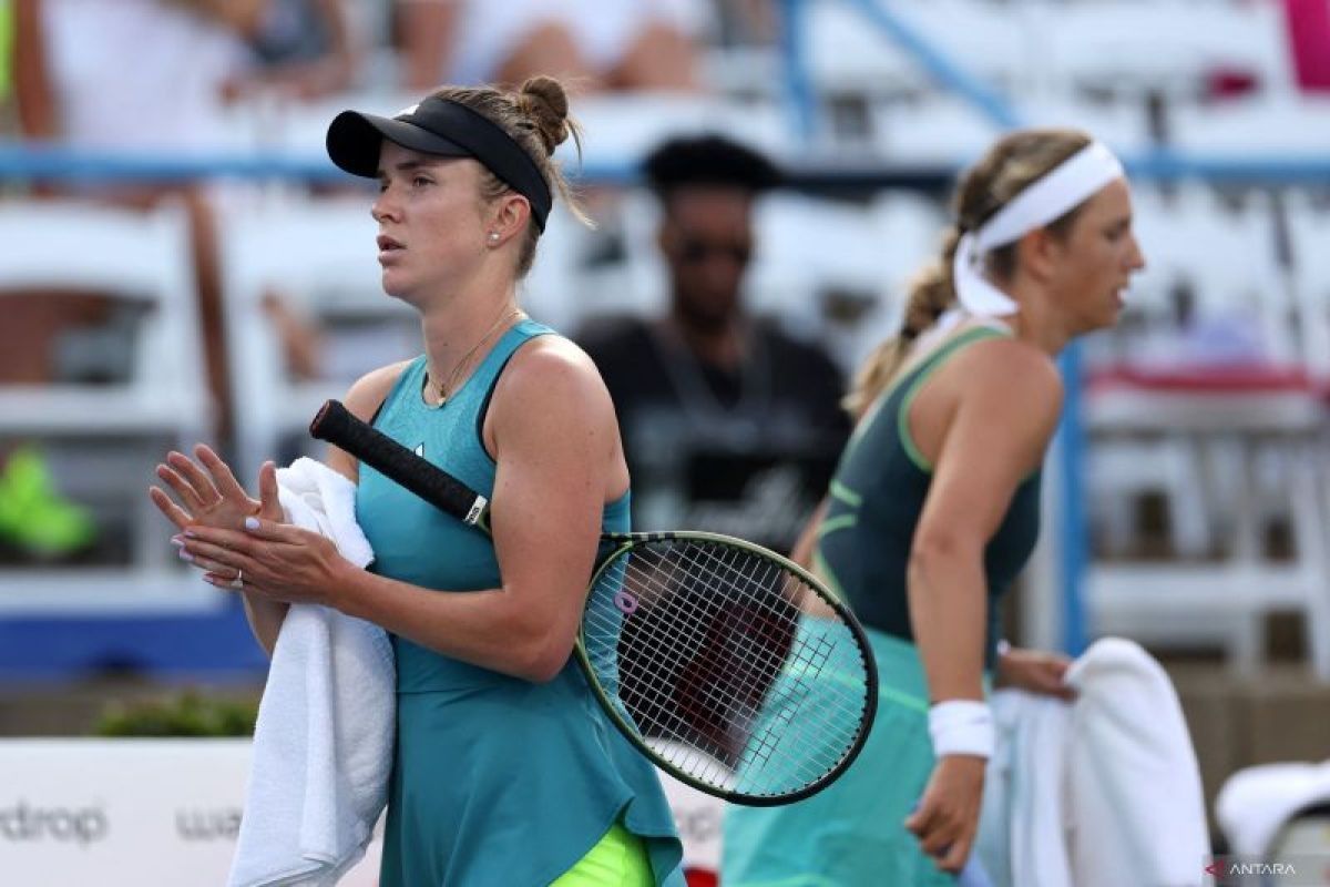 Petenis Ukraina Svitolina kembali tundukkan Azarenka serta kembali tidak bersalaman