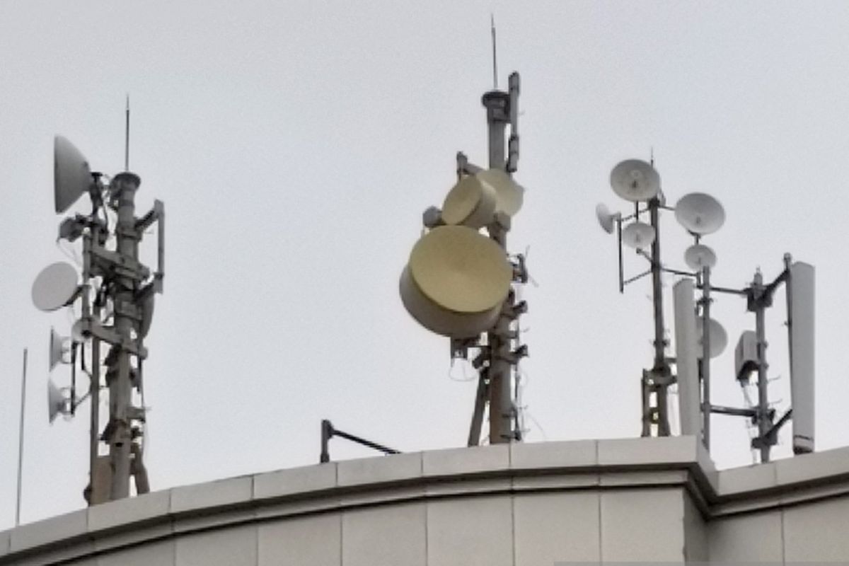 Telkom mengalihkan layanan komunikasi di Kepri ke teknologi radio