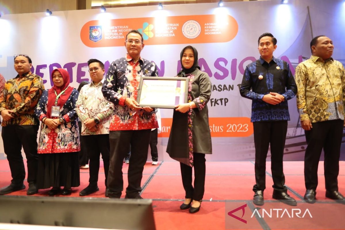 Pemkot Makassar raih penghargaan dari Asosiasi Dinas Kesehatan