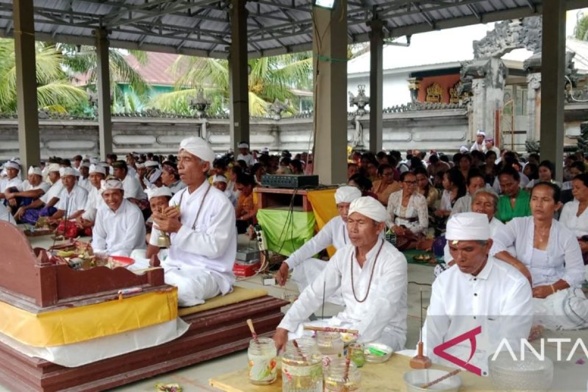 Umat Hindu di Belitung rayakan Hari Raya Galungan