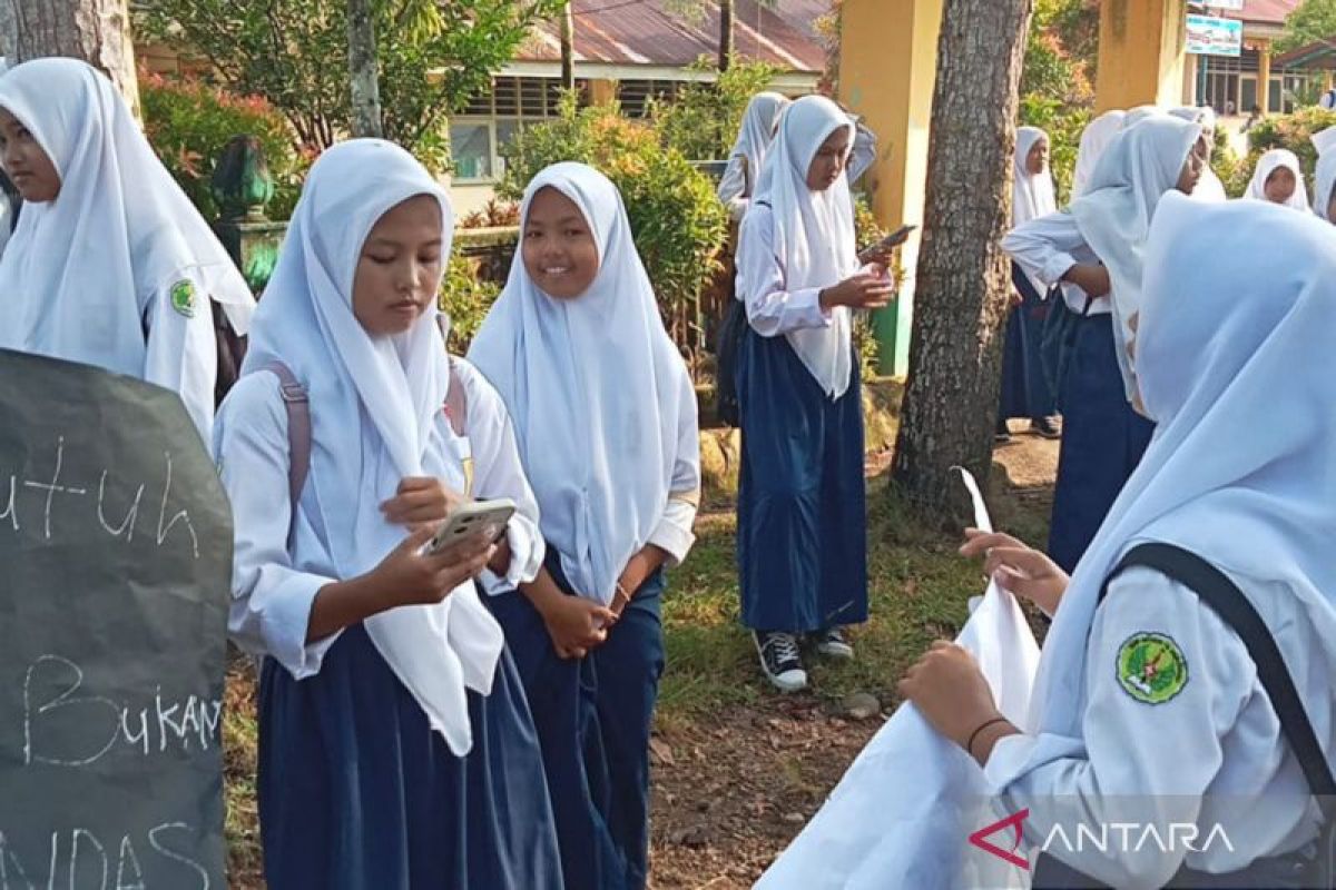 Mukomuko usulkan penambahan penerima bantuan seragam sekolah gratis