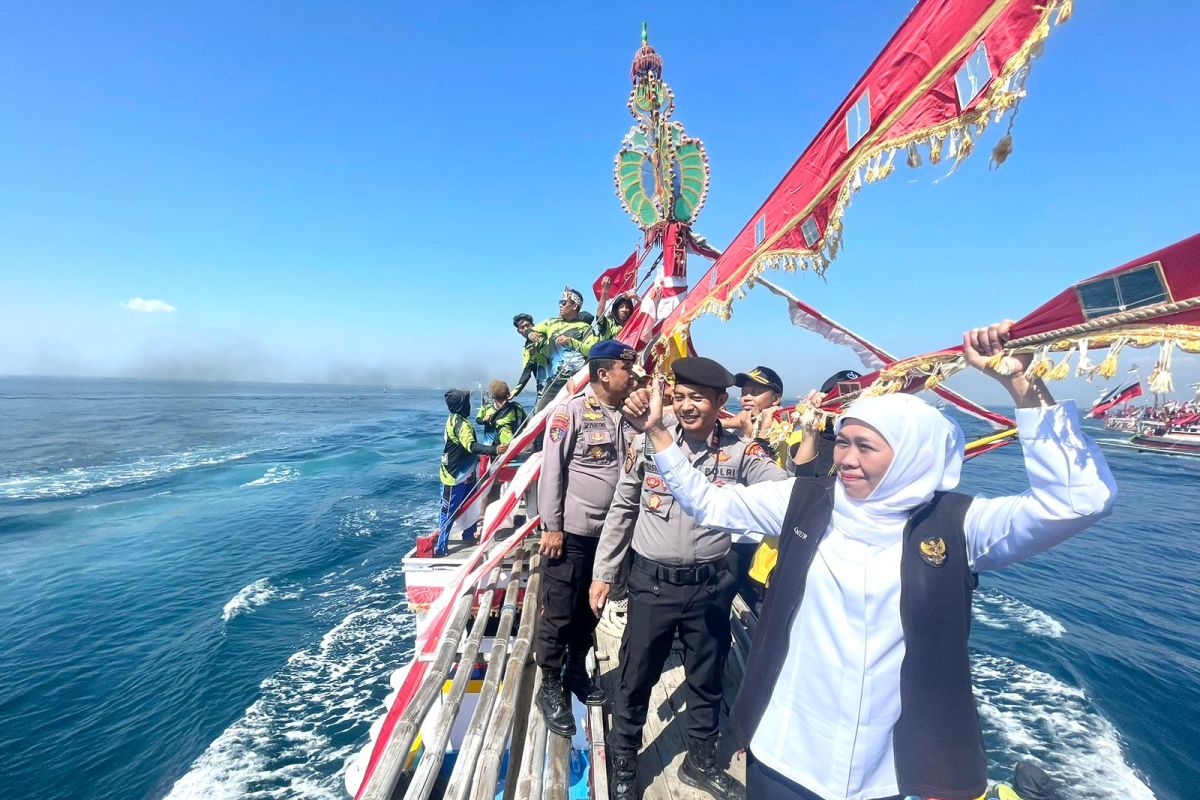 Gubernur Khofifah: Tradisi petik laut di Probolinggo bisa menjadi potensi wisata
