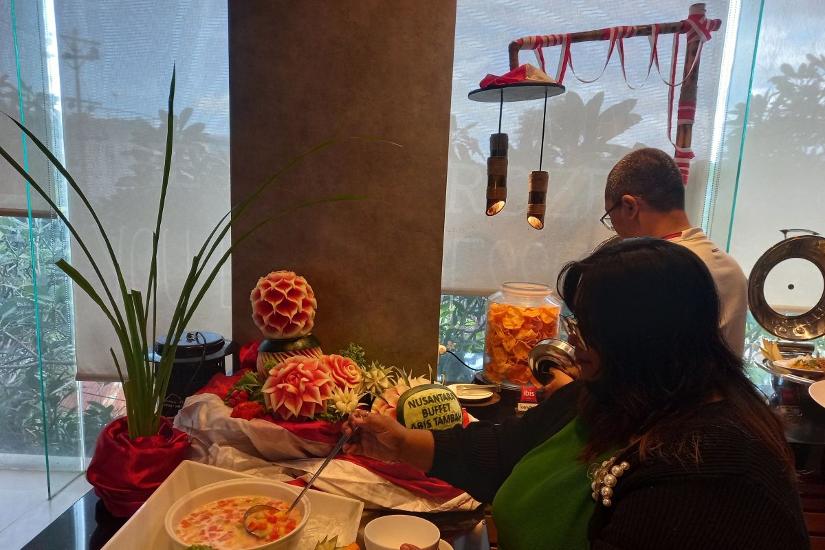 Ibis Manado tawarkan paket Nusantara Buffet Lunch 'abis tambah'