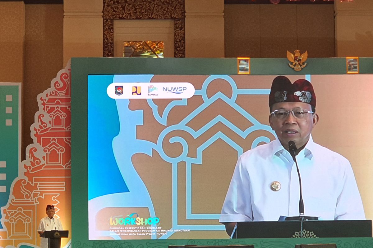 Gubernur Bali minta kepala daerah edukasi warga terkait layanan PDAM