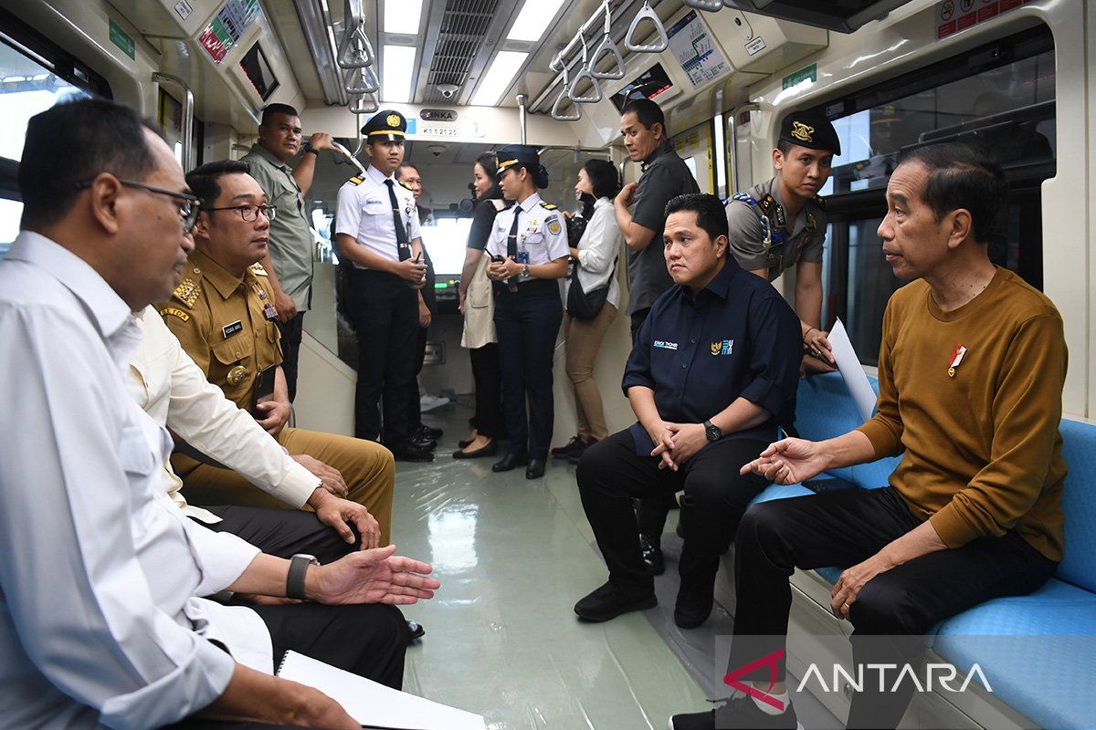 Jokowi minta LRT Jabodebek beroperasi jika uji coba sudah berhasil