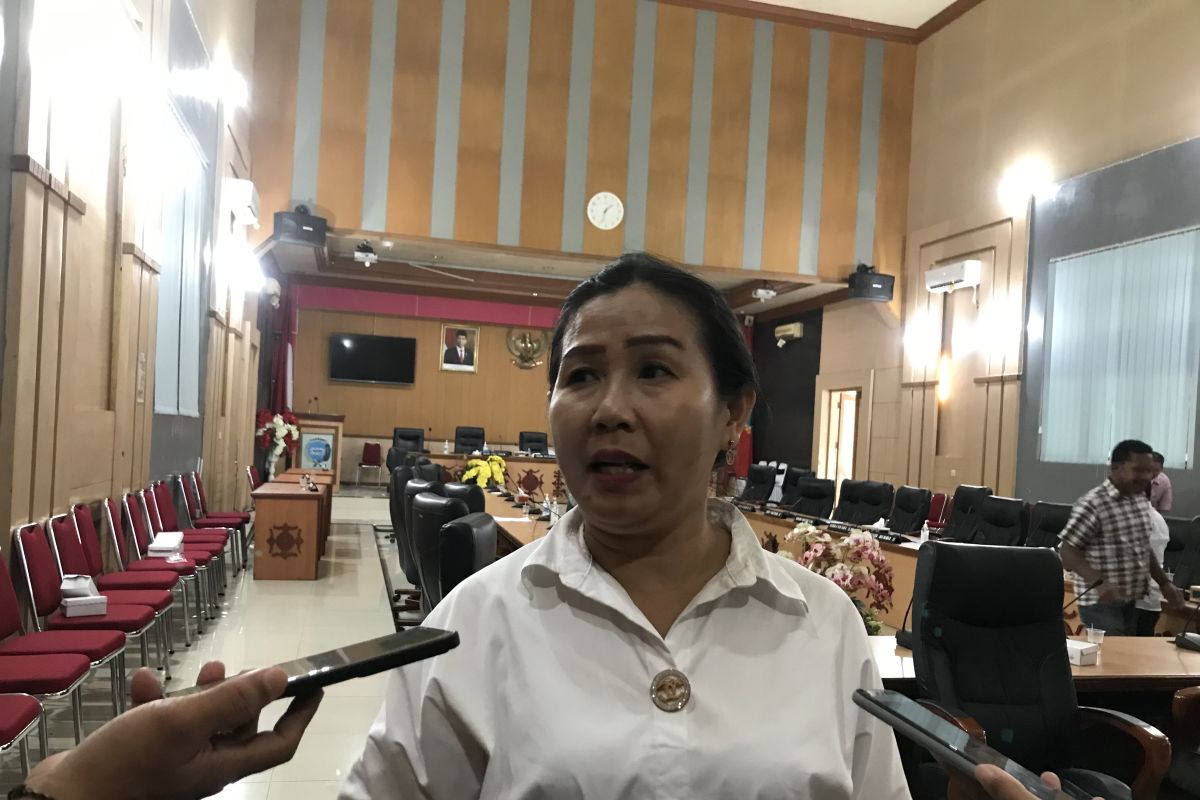 DPRD Ambon uji publik  Ranperda kemasyarakatan kelurahan