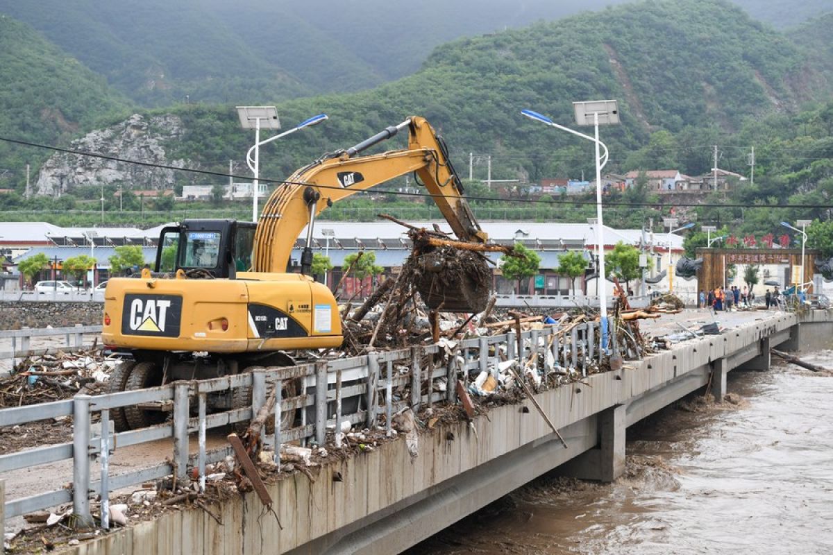 China beri subsidi untuk Beijing dan Hebei perbaiki jalan pascabadai