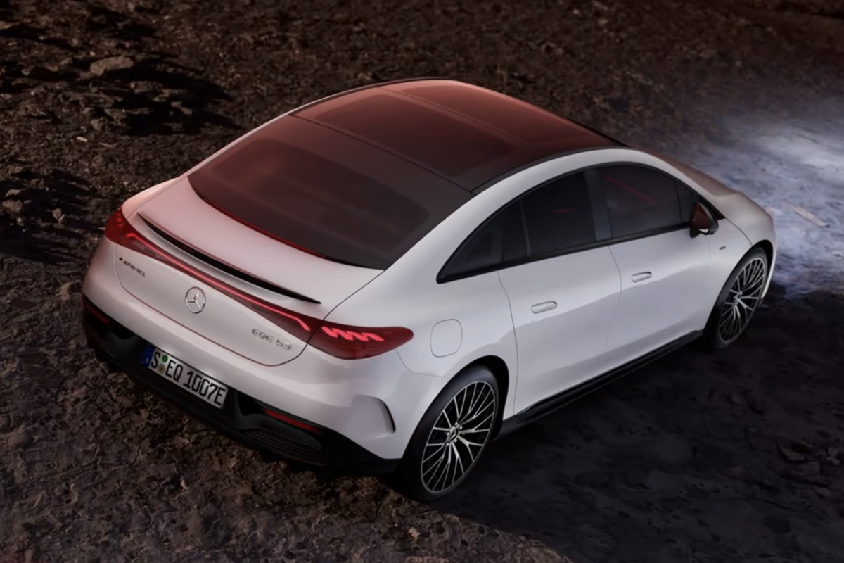 SUV listrik Mercedes-AMG EQE diluncurkan dengan harga mulai Rp1,6 miliar