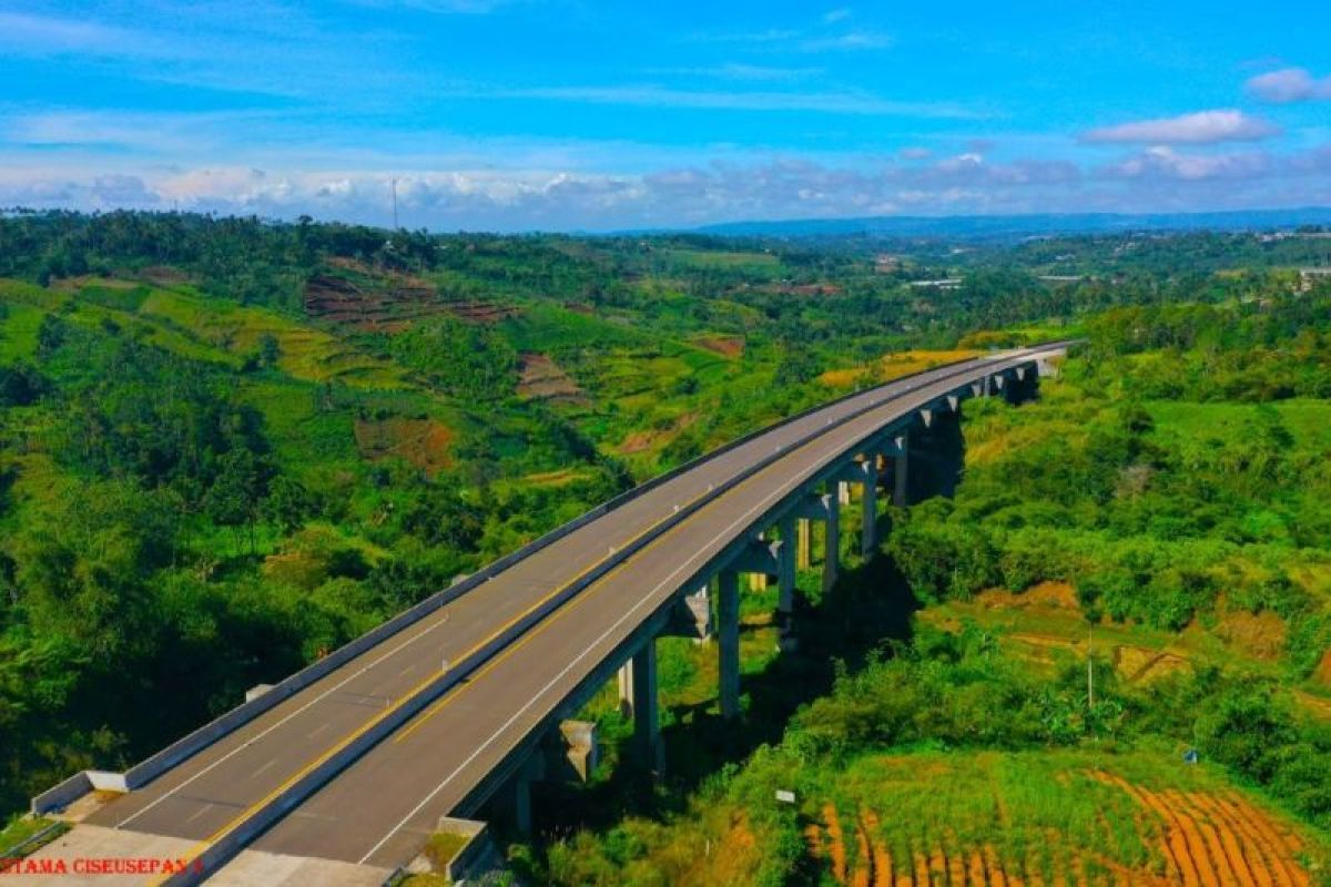 Tol Bocimi Seksi II dapat tingkatkan daya tarik pariwisata Pansela Jabar