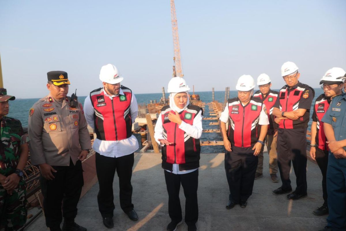 Gubernur Jatim tingkatkan layanan dan konektivitas transportasi laut