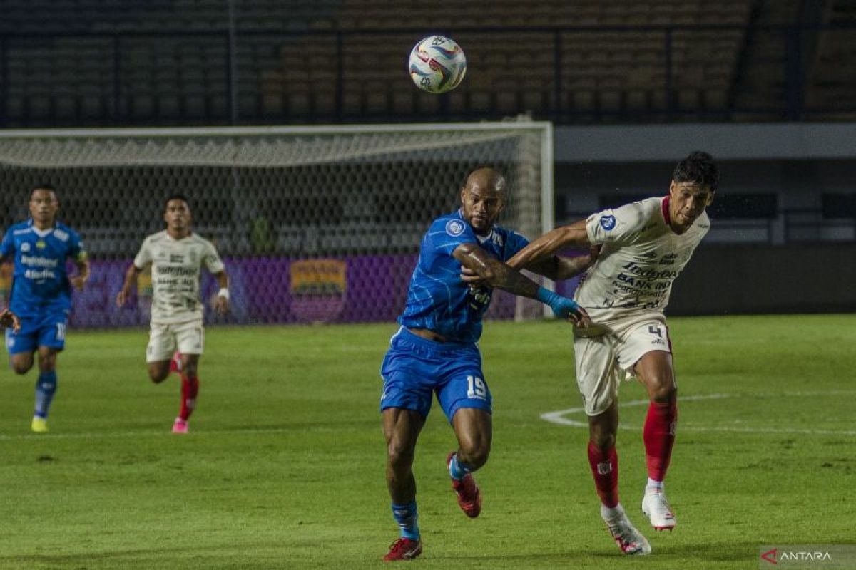 Laga Persib Bandung kontra Bali United berakhir skor kaca mata