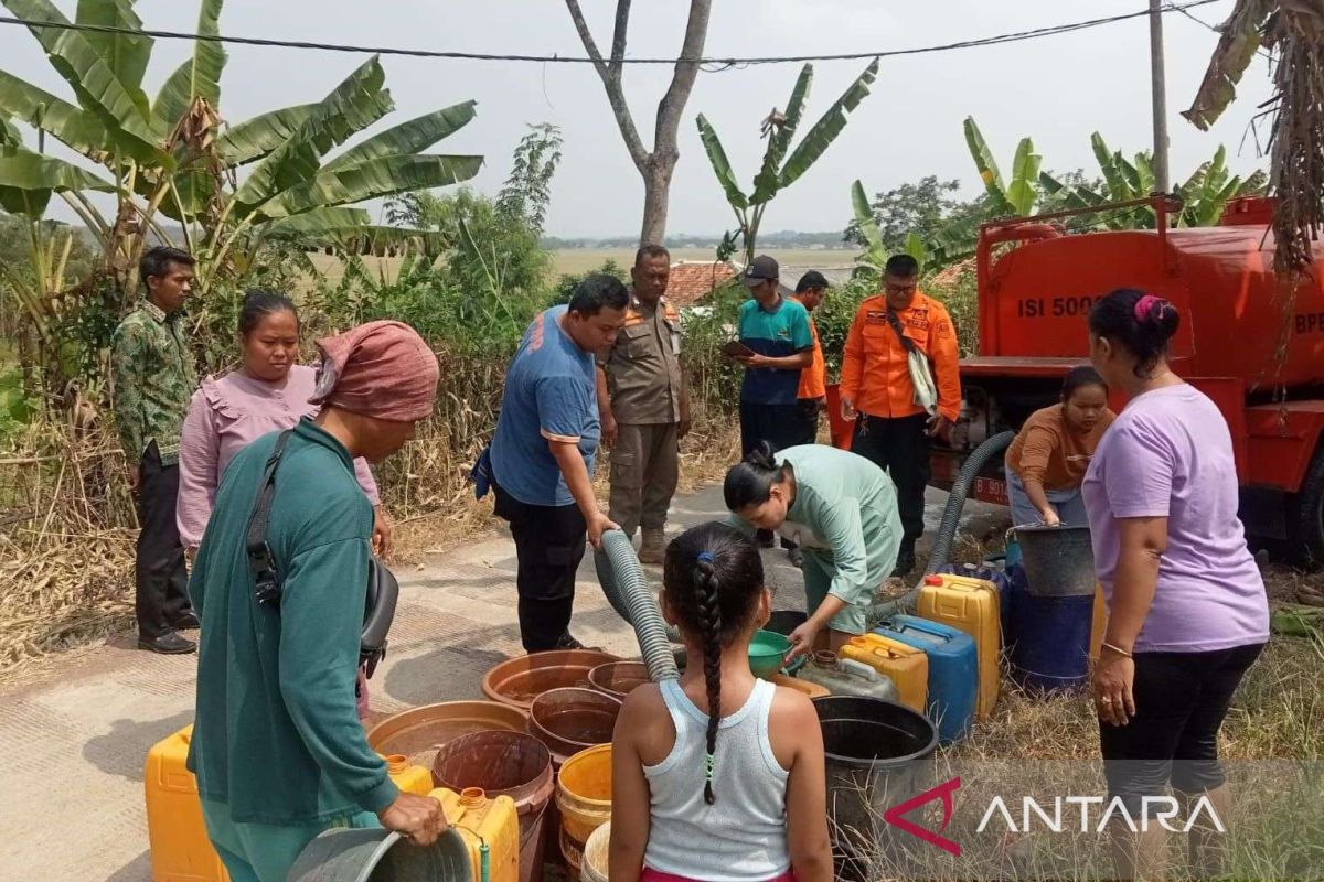 BPBD Bekasi mulai distribusikan air bersih kepada warga terdampak kekeringan