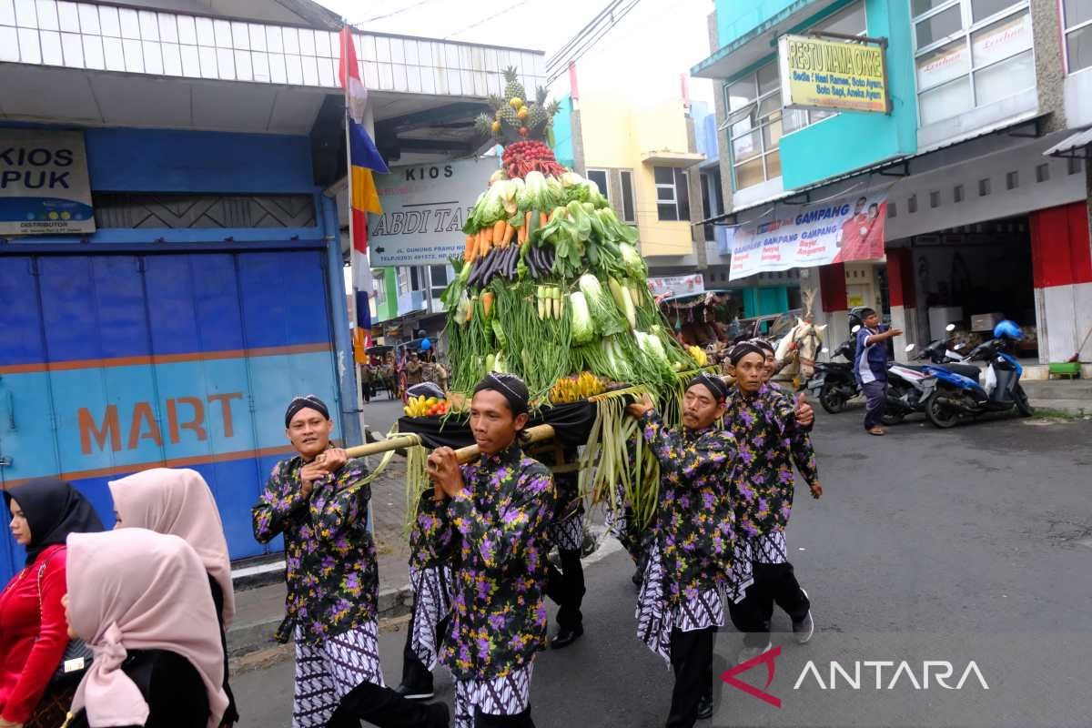 Pemkab Temanggung lakukan gerakan ASN belanja di pasar tradisional