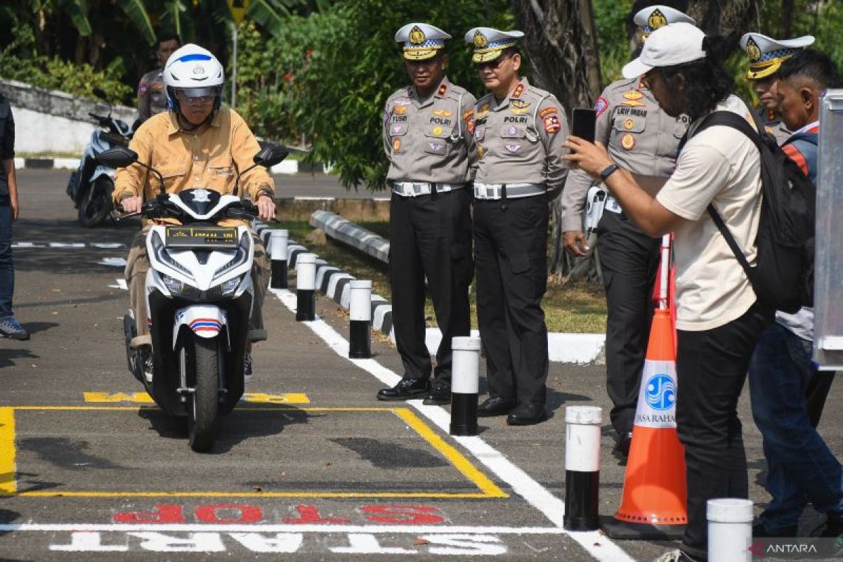 Layanan SIM Keliling Sabtu buka di lima lokasi dengan jam terbatas