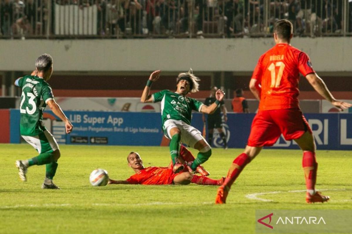 Liga 1 - Persija naik ke peringkat pertama usai hajar PSS Sleman 3-1