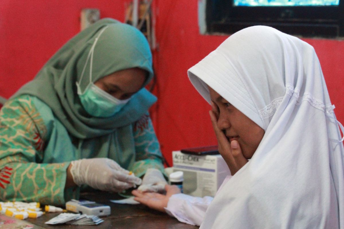 Cegah anemia, 100 siswi di Kota Tangerang ikuti skrining kesehatan