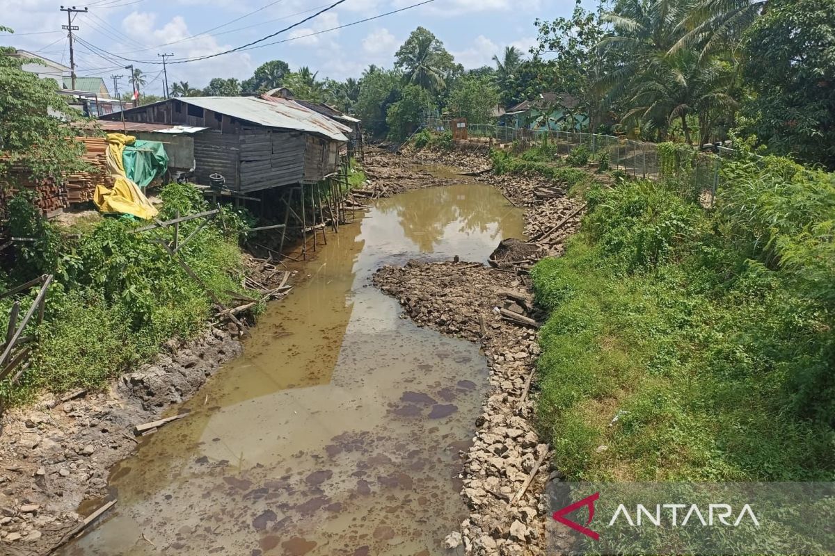 Kaltim kemarin, kecukupan air bendungan hingga desa ramah perempuan