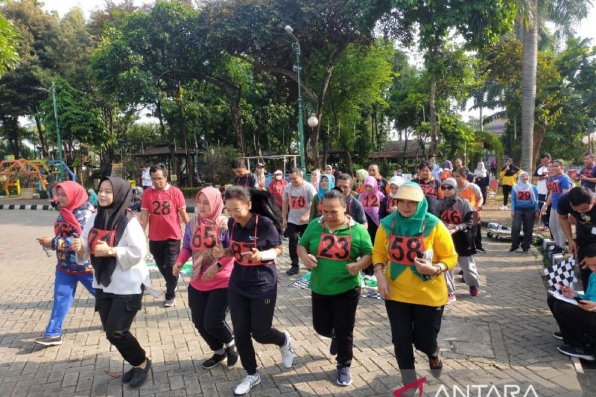 Pemkot Jakbar selenggarakan tes kebugaran pegawai deteksi penyakit