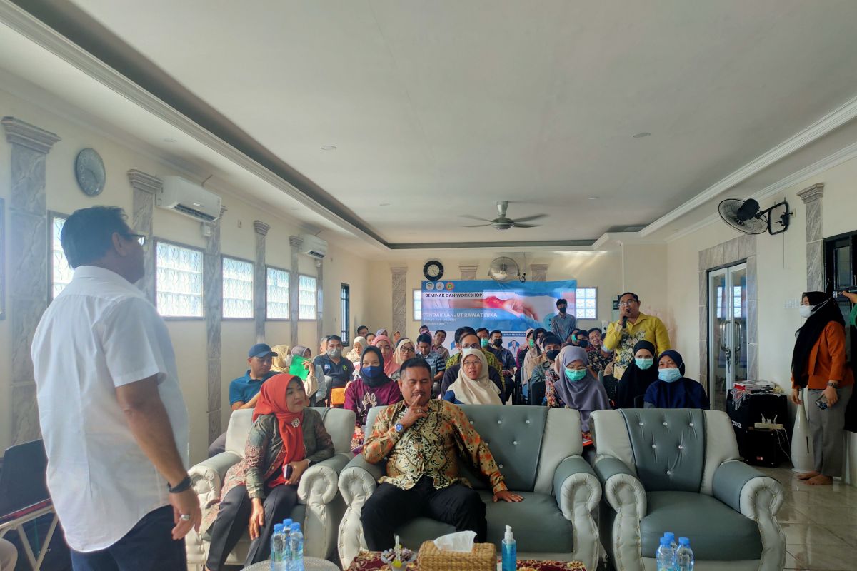 Seminar dan workshop tindak lanjut rawat luka