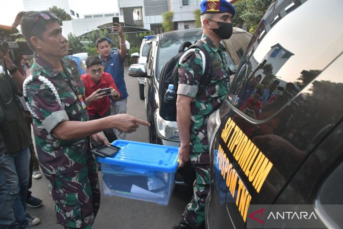 Puspom TNI dan KPK geledah Kantor Basarnas usut kasus suap Kabasarnas