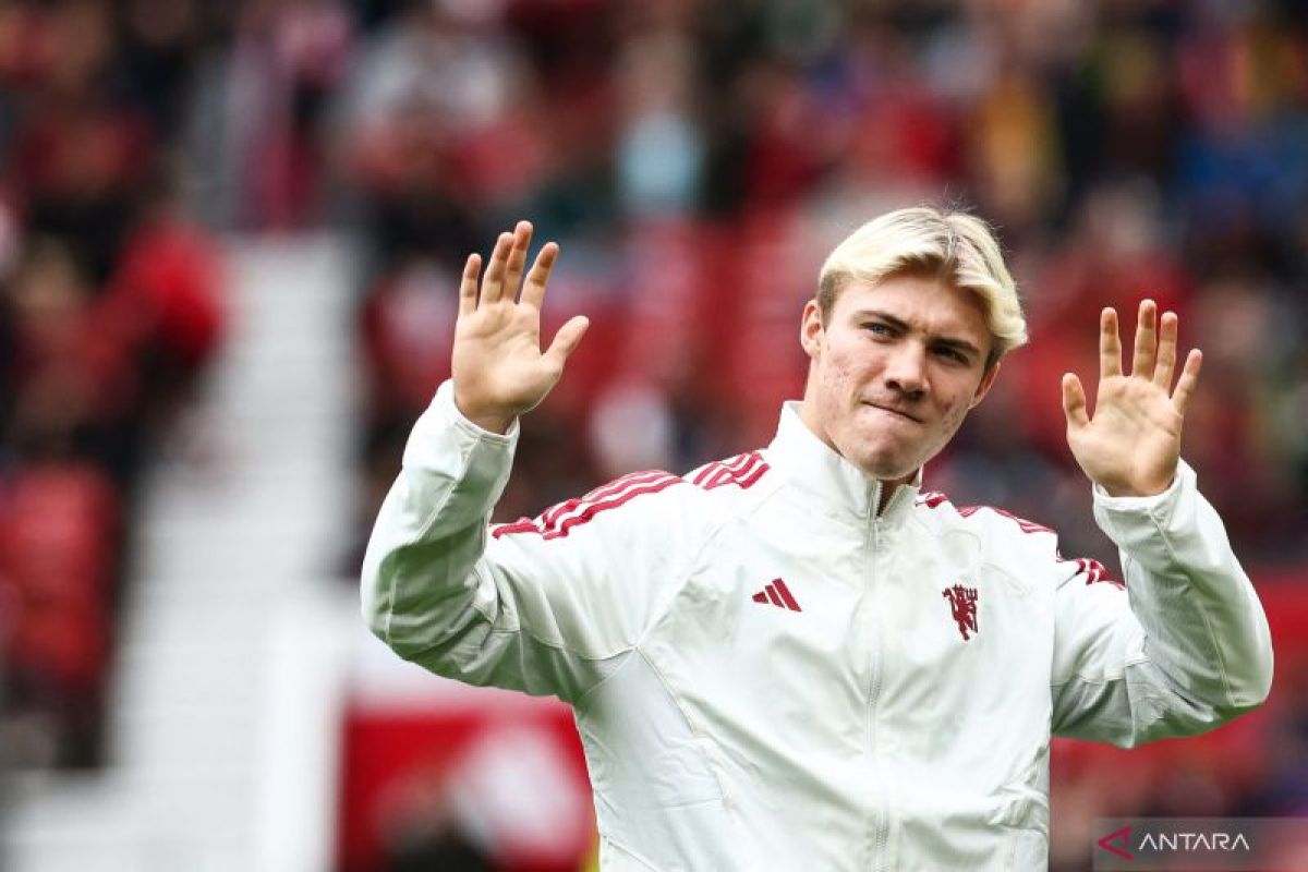 Manchester United resmi perkenalkan Rasmus Hojlund sebagai pemain baru