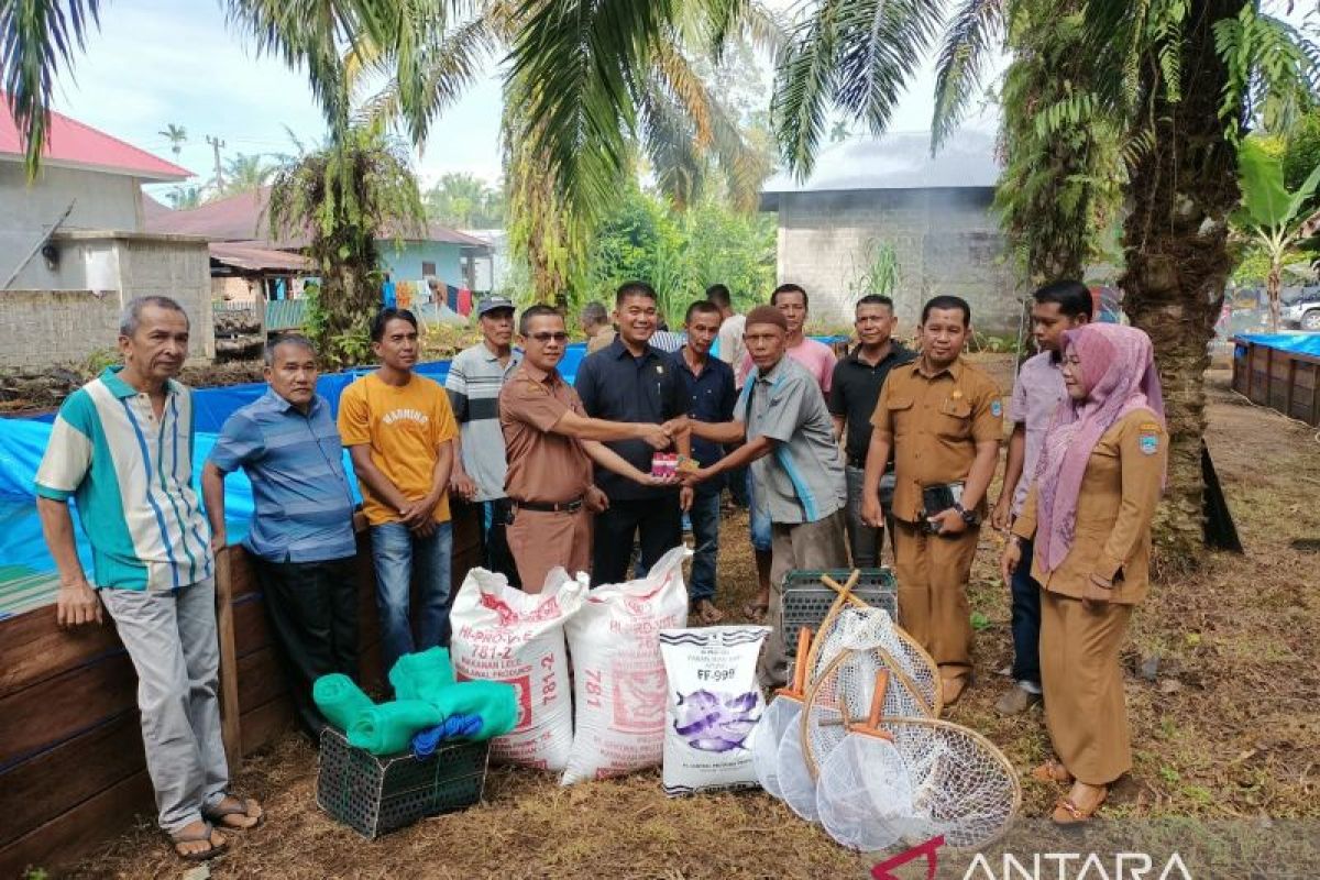 Dinas Perikanan Pasaman Barat optimalkan penebaran bibit ikan larangan