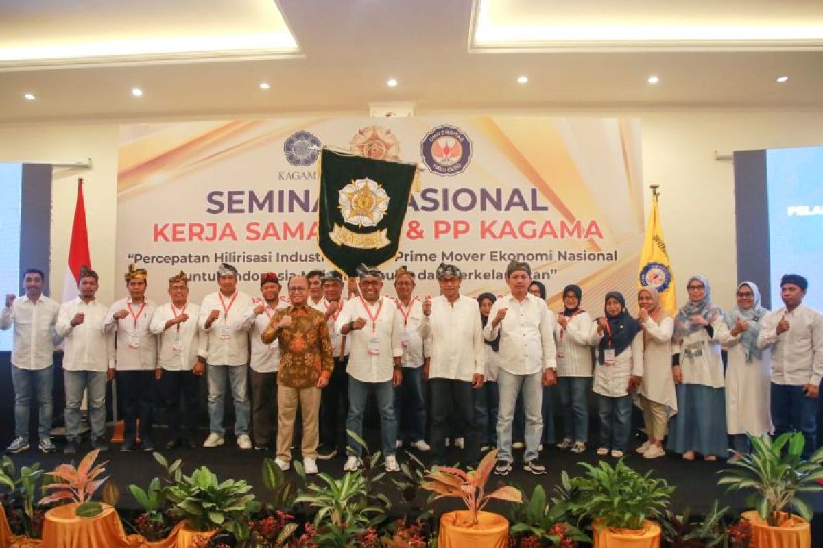Sekjen Kemnaker lantik pengurus Kagama Sulawesi Tenggara