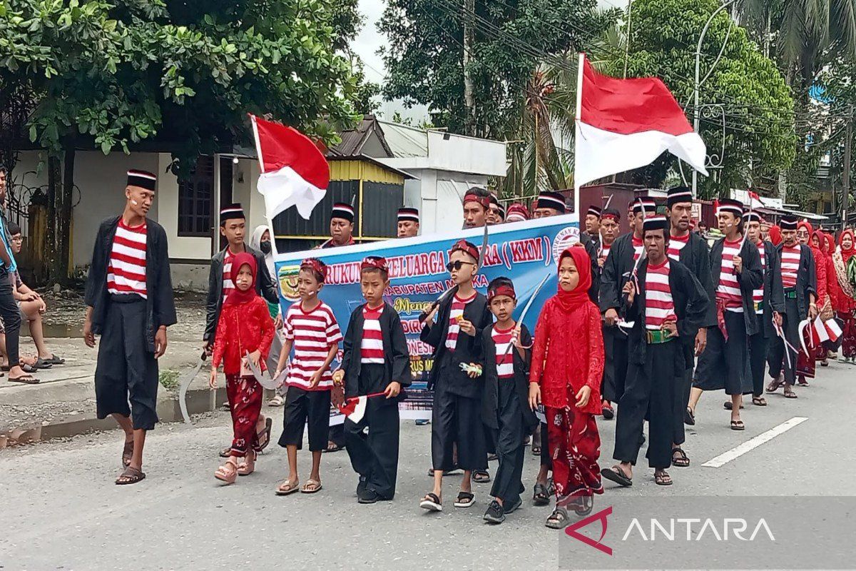 Pemkab Mimika: Pelajar antusias ikut Karnaval Merah Putih