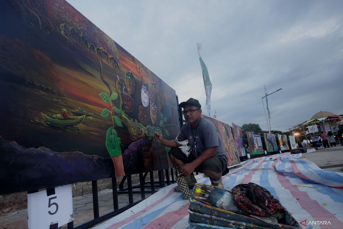 Pelukis asal Kalimantan pamerkan karya mural di Tapin Art Festival 2023