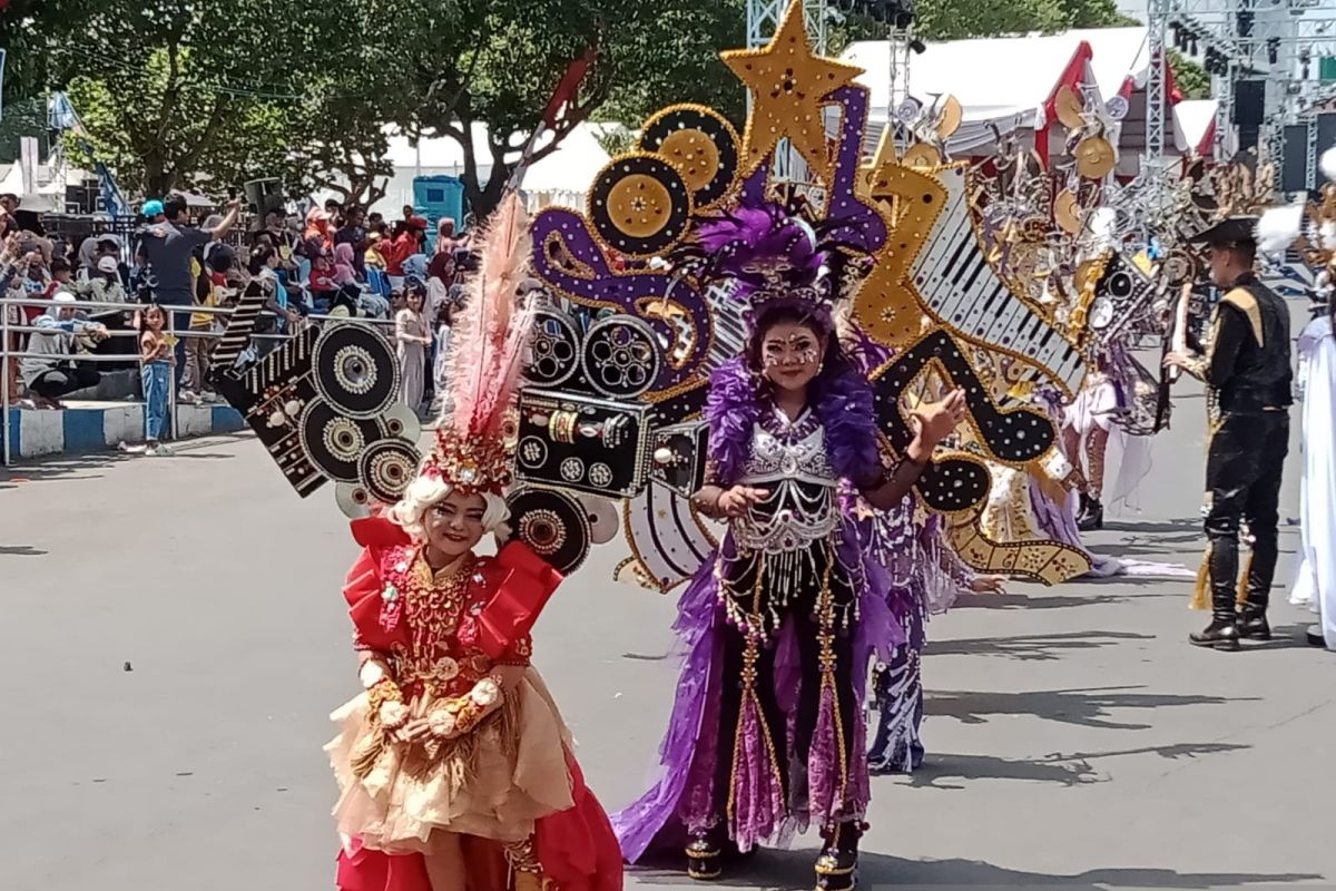 Ratusan anak tampil Jember Fashion Carnival Kids