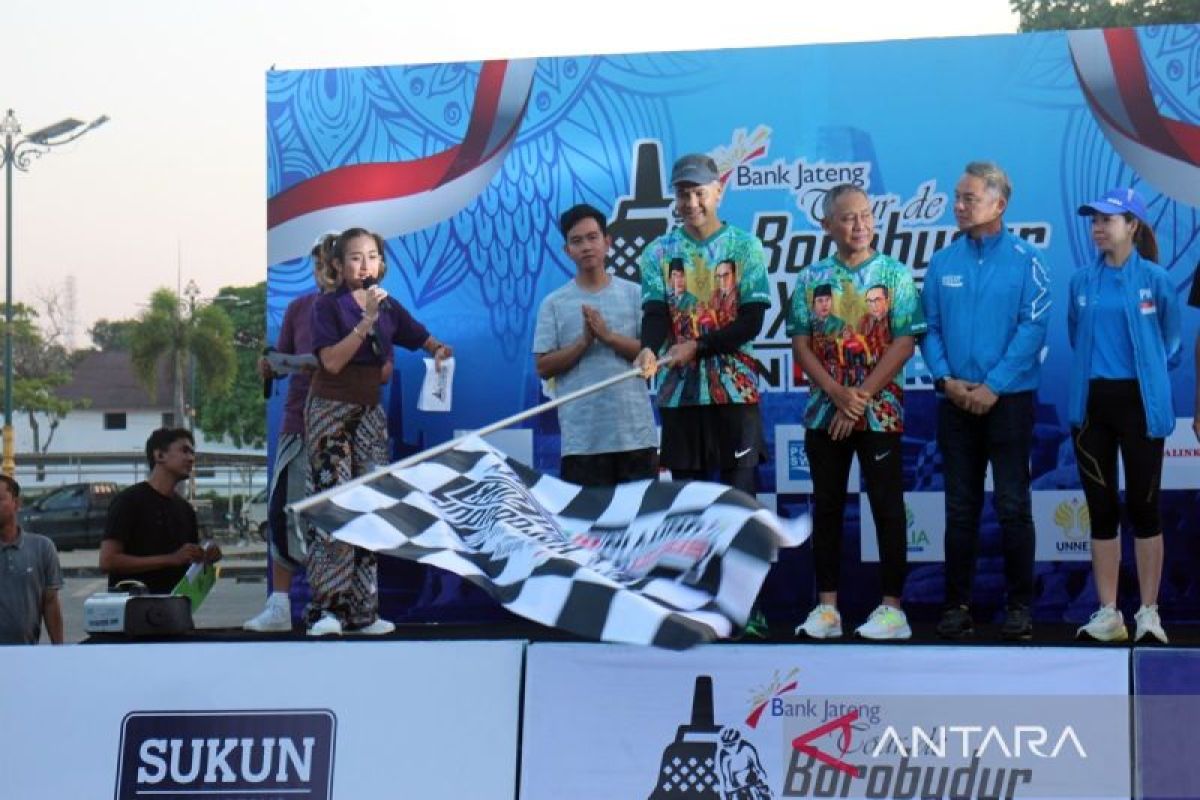 Gubernur lepas ratusan peserta Tour de Borobudur ke-23 di Solo