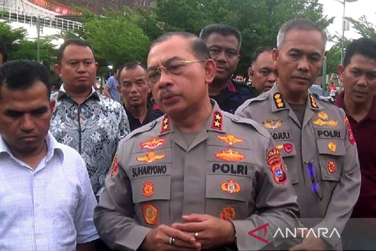 Kapolda: TIdak ada polisi injak tempat ibadah di Mesjid Raya Sumbar